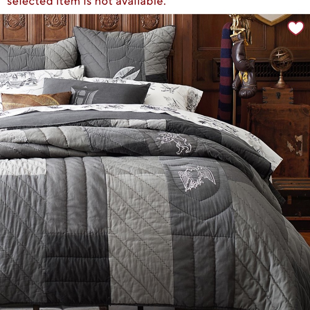 Pottery Barn Teen. Quidditch Quilt Set - Gray - Picture 3 of 10